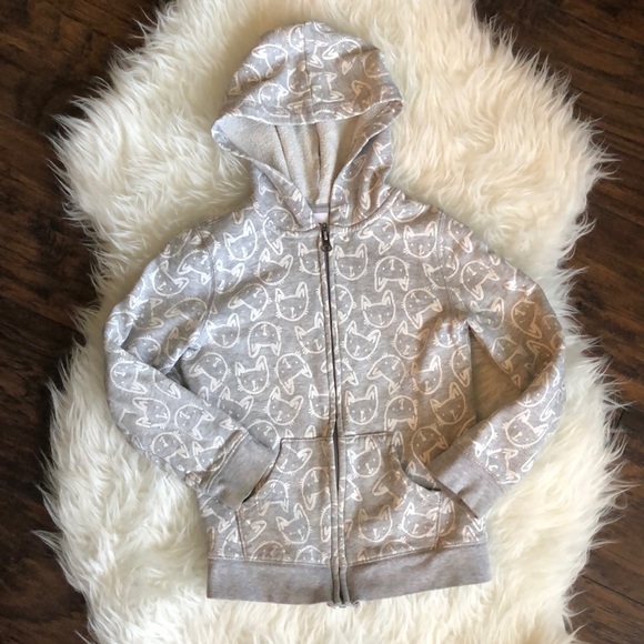 2 Girls Hoodies, one zip up & one pullover - Picture 5 of 8